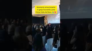 A cantora Tatiane Vasconcelos no congresso de mulheres em Mogi das Cruzes - SP.