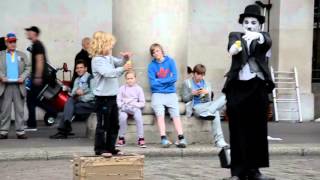 Street Performance Show In London: AMAZING