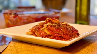 Potatoes baked in tomato sauce