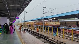 Erode WAP-1 powered 06683 Thanjavur - Tiruchchirapalli Jn Passenger arrives at Trichy