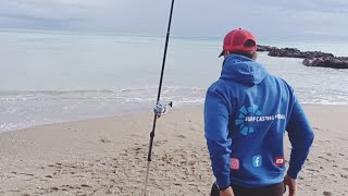 PESCA SURFCASTING EMPIEZA LA EPOCA MAS DURA PARA EL SURFCASTING SEGUIMOS EN RACHA BAJO LA LLUVIA