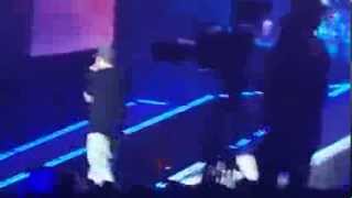 Eminem feat  Royce da 59 10 Lighters   Live  Stade de France, Paris 22082013