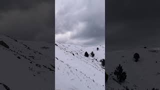 23 Feb 2024 Dainkud peak snow Trekking contact us 8219747425 #dalhousie #snowfall #mountains #short