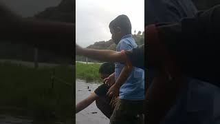 ikan di telaga melimpah. karena ada mitos ga boleh diambil #telagaranjeng