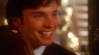 Smallville 5x09 - Clark & Santa Claus / Lex and Lana Luthor go to the party at the Kents' house