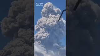 Mount Lewotobi Laki-laki in Indonesia erupts #indonesia #volcano #eruption