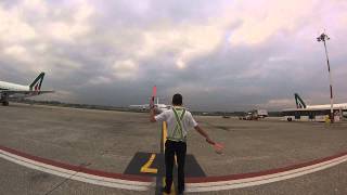 Brussels Airlines Avro RJ100 Marshalling