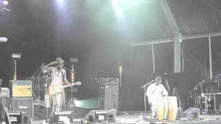 Keziah Jones (acoustic) live at Eurockeennes de Belfort 2011 (HD)