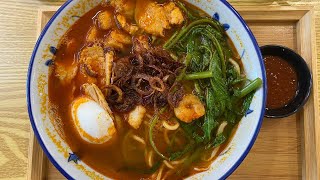 Flavorful soup in this hidden Hokkien Prawn Noodle place