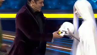 Salman Khan dancing with a bhoot on Nimboda Nimboda