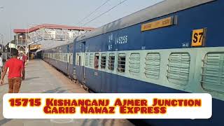 15715 Kishanganj Ajmer Junction Garib Nawaz Express arrive at BARSOI junction....run(sun,Tue,fri)