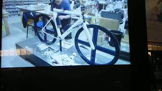 Video of a racing bike and rider being made totally out of LEGO! 😃