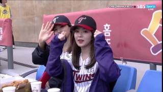 160430 Red Velvet's Irene &  Seulgi at KBO LG vs KT Baseball Game's Opening