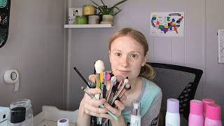 First Makeup Declutter Of 2024 Brushes/Single Eyeshadows!!!