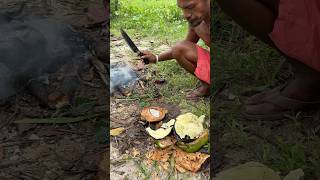 Bushcraft Eating Coconut nut