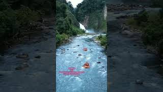 pertuwalang dengan arung jeram yang sangat menguji nyali