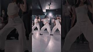 캔디시 캔디구 캔디동 캔디맨의 그녀로 입주완료🍭❤️‍🔥#FlyanaBoss - #Candyman #DANCE | #Choreography by 장영인