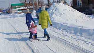 Весенняя прогулка в выходной день.