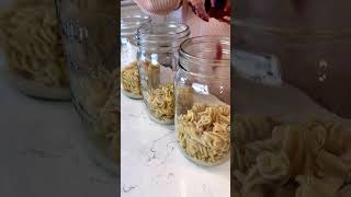 BLT SALAD PASTA JARS #easysalad #easyrecipes #saladrecipe