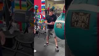 Canelo teaching Brandon Moreno the body hook 🥊