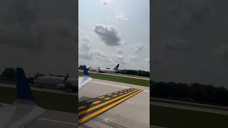 United CRJ-200 taking off from Chicago O’hare #aviation