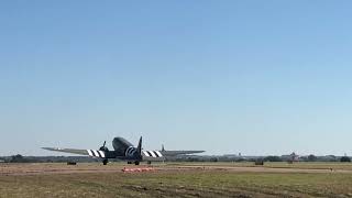 FIFI.  Boeing B-29 Superfortress landing! It is one of two B-29s in the world flying as of 2022.