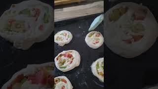 Mini pizza roule au poivrons