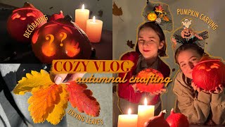 COZY AUTUMN VLOG - Pumpkin Carving, Drying Leaves + Decorating I Cara Noé