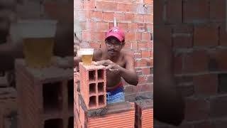 usando cerveja pra por bloco no prumo IMPRESSIONANTE KKK