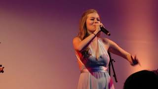 Zoë live beim Wiener Regenbogenball – Rends-moi mon coeur