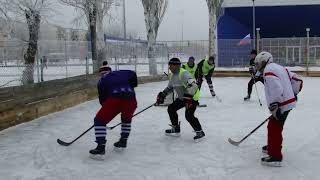 Russian Crazy ice hockey. Русский хоккей с шайбой под Смуглянку.