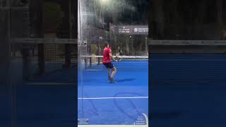 Je joue au tennis sur une piste de padel ! 😂 #padel #sports #padelhotshot #padelhighlights