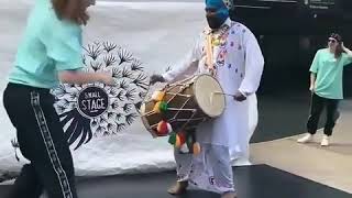 || foreigner do dance on dhol|| || punjabi dance||