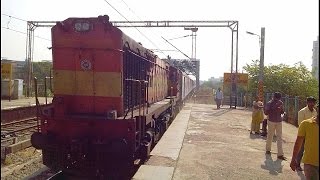 Aggressive Old Baldie WDM-2 Hauled 22695 YPR - JP Premium LHB Exp Cruises Past Kopar..!!!