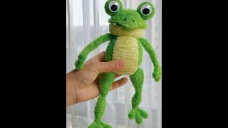 Frog #diy #pipecleaners #decoration