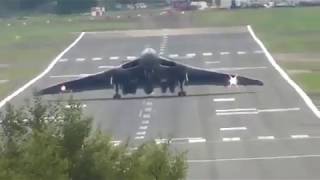 Vulcan  landing at Farnborough Airshow