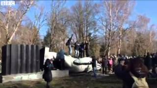 BBC News   Ukraine crisis  Lenin statues toppled in protest