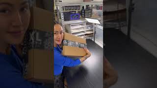 How a small business packs orders 📦🫶💖 (🎥: u/xxl.scrunchie/TT)