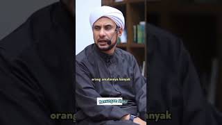 Kita ini harus berusaha untuk ikhlas !