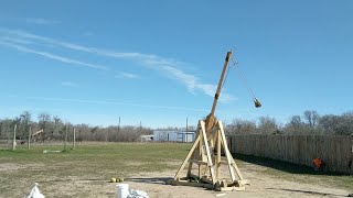 Texas Trebuchet Fireball Shoot!