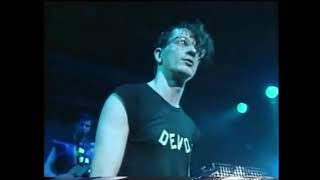 DEVO - Gut Feeling (Slap Your Mammy) (Subtitulado Español)