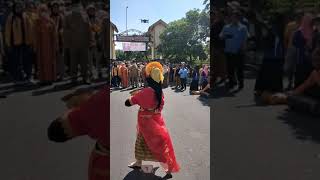 SUASANA PENYAMBUTAN ATLIT PON KAB DOMPU