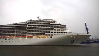 MSC Splendida plays with it s horns  Queen   We Will Rock You