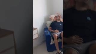 Peguei meu Esposo no fraga-fisioterapia na maior preguiça