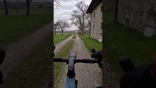 Schön auf Gravel rollen 🚴🏼‍♂️