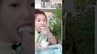 Ice ASMR frozen freezer eating#iceasmr #icebites #asmreating