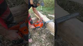 Feinarbeit 😀 #wood #carpentry #blockbauheld #woodwork #chainsaw #youtubehighfive #shorts