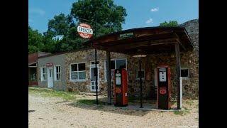 Ghost town Spencer, Missouri & Spencer Station & Gary's Gay Parita Sinclair gas station