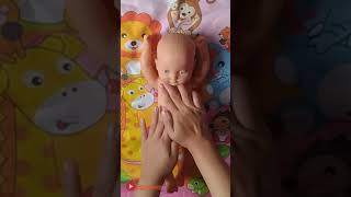 Legakan pernafasan, berikut gerakan pijat Dada pada bayi #babymassage #shorts #yearofyou