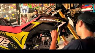 decal crf 150 l hitam kombinasi putih dan kuning stabilo subscriber